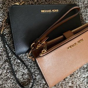 The Jet Set Large Leather Smartphone Wristlet Wallet, in brown